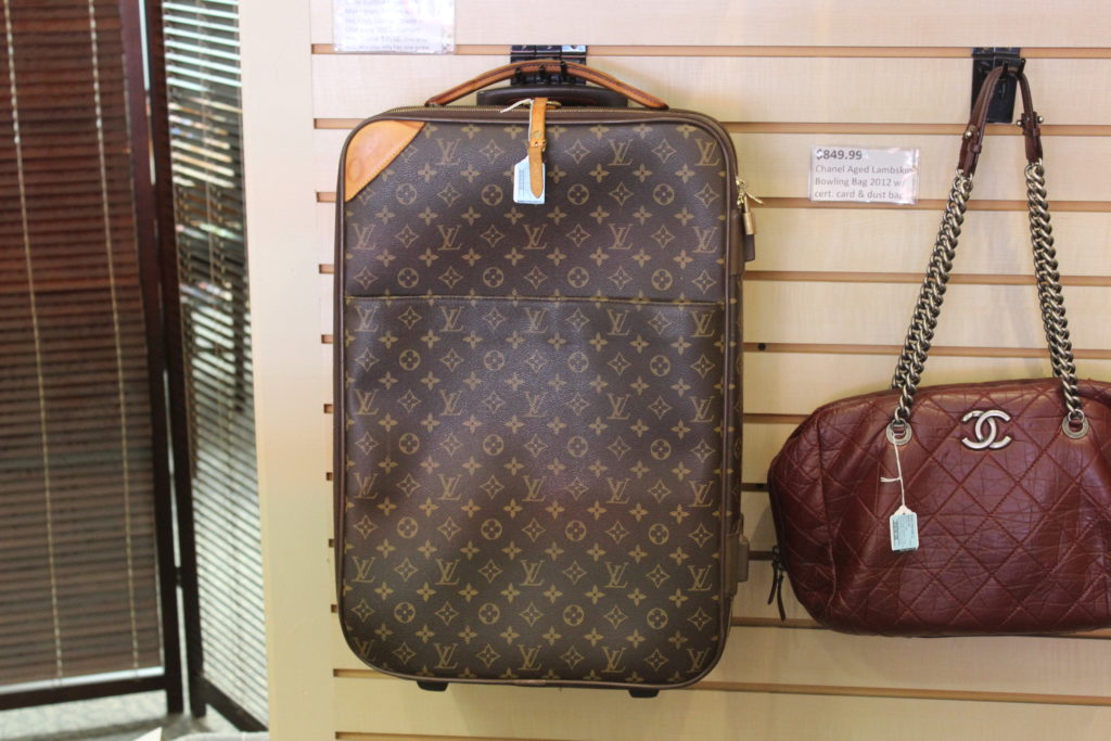 louis vuitton trolley pegase 55