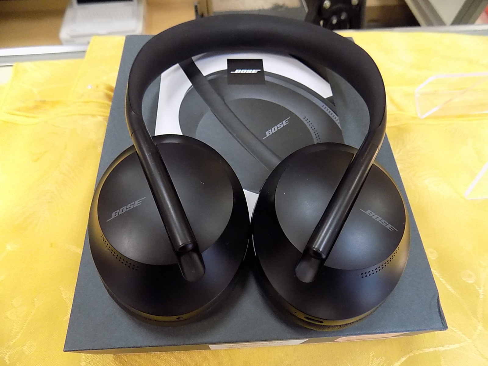 Bose 700 Noise Cancelling Headphones Mint w/Box Preowned | Ted's Pawn Shop