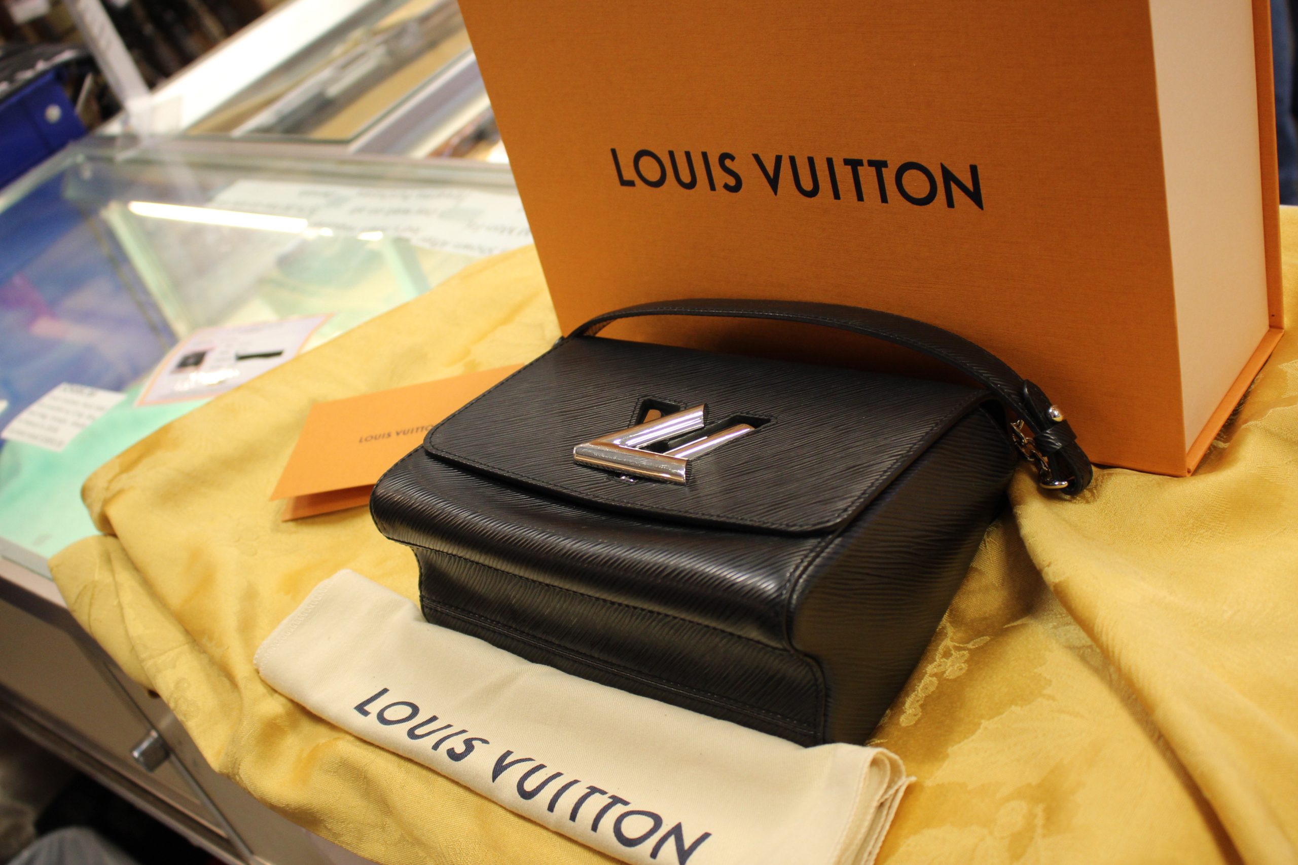 Louis Vuitton Twist MM Epi Leather Preowned | Ted&#39;s Pawn Shop