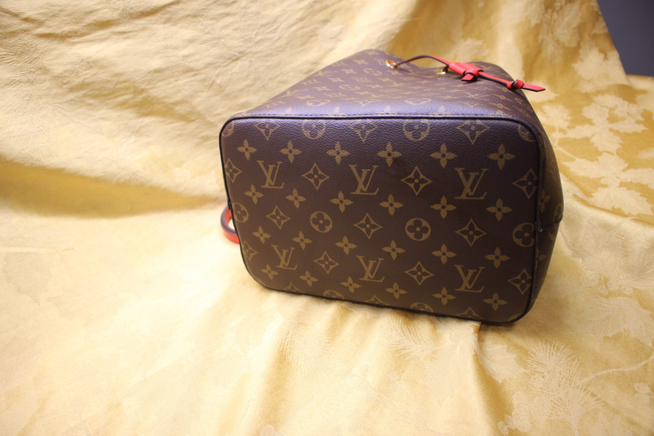 Auth LOUIS VUITTON Neo Bucket Monogram and Red Leather Shoulder Bag Purse  #49019